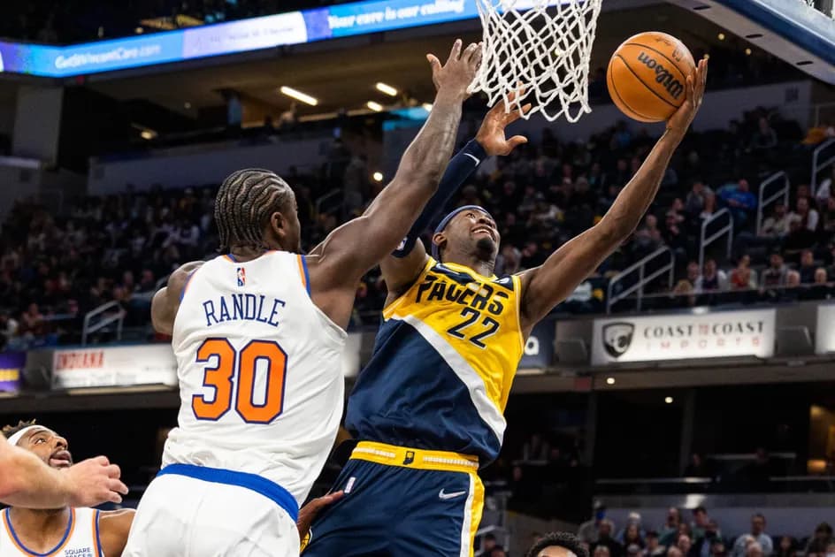 NBA Monday three-team mega parlay (+989 odds): Knicks roll Philly