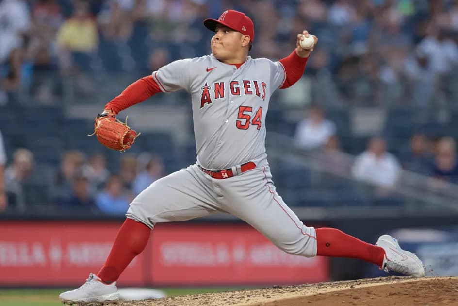 MLB Saturday mega parlay (+1098 odds): Fade Velasquez and overvalued White Sox