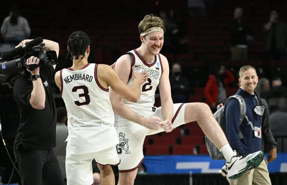 March Madness Sweet 16 Day 1 mega parlay (+1260 odds): Gonzaga and Arkansas in a shootout
