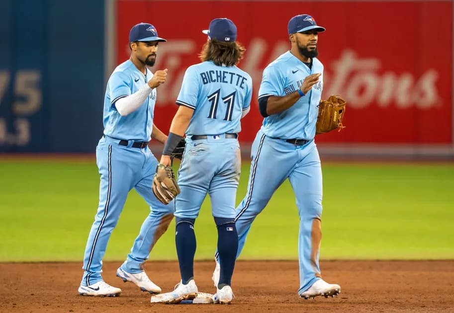 Four-pick cross-sport parlay for Wednesday (+1152 odds): MLB and College Football picks