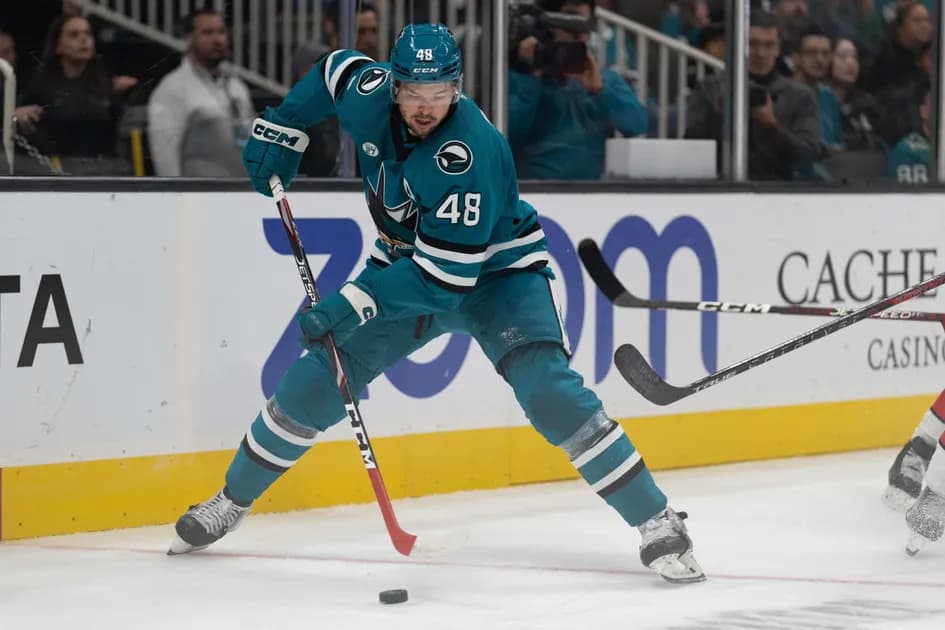 Best NHL prop bets for Tuesday, 11/29 - Tomas Hertl turns up for Sharks