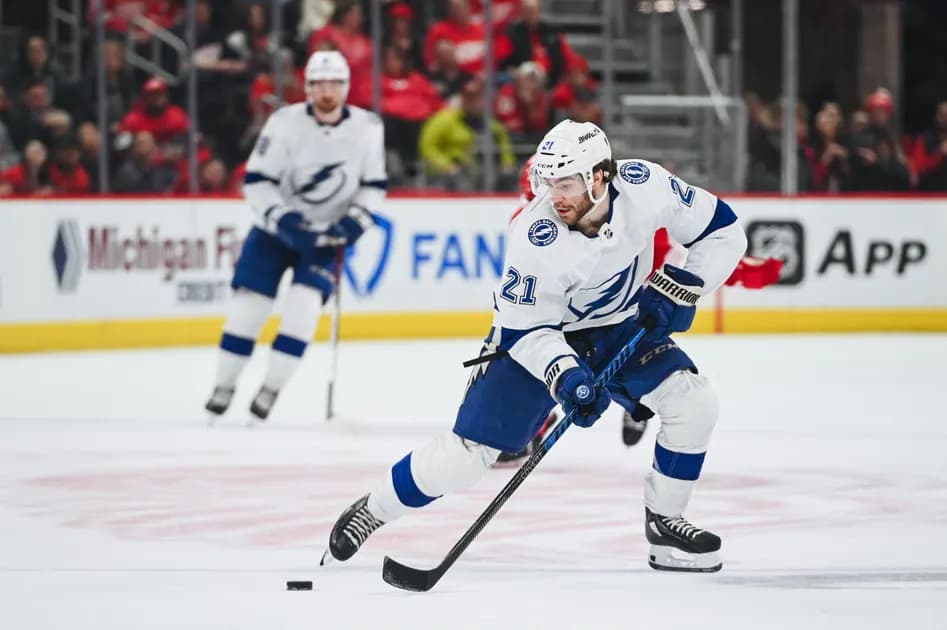 Best NHL prop bets for today, 4/13 - Brayden Point finds #50
