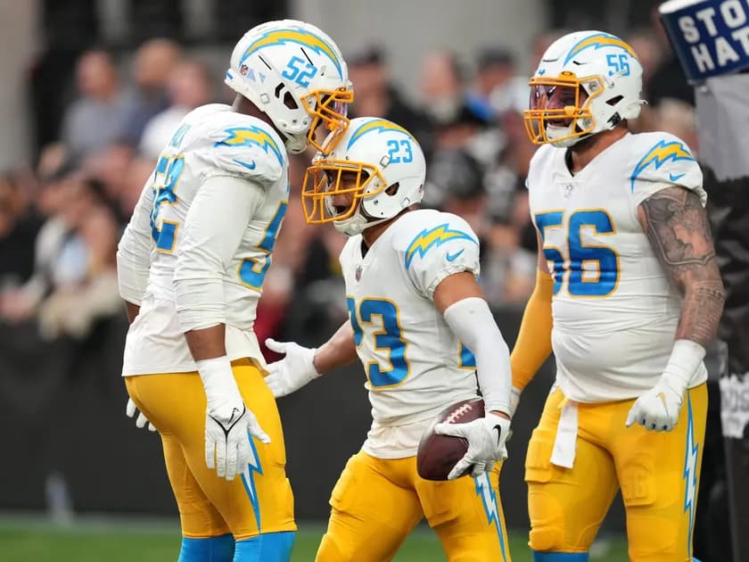 Sunday Night Football Miami Dolphins vs Los Angeles Chargers NFL predictions, picks, odds & spreads: Shootout in SoCal