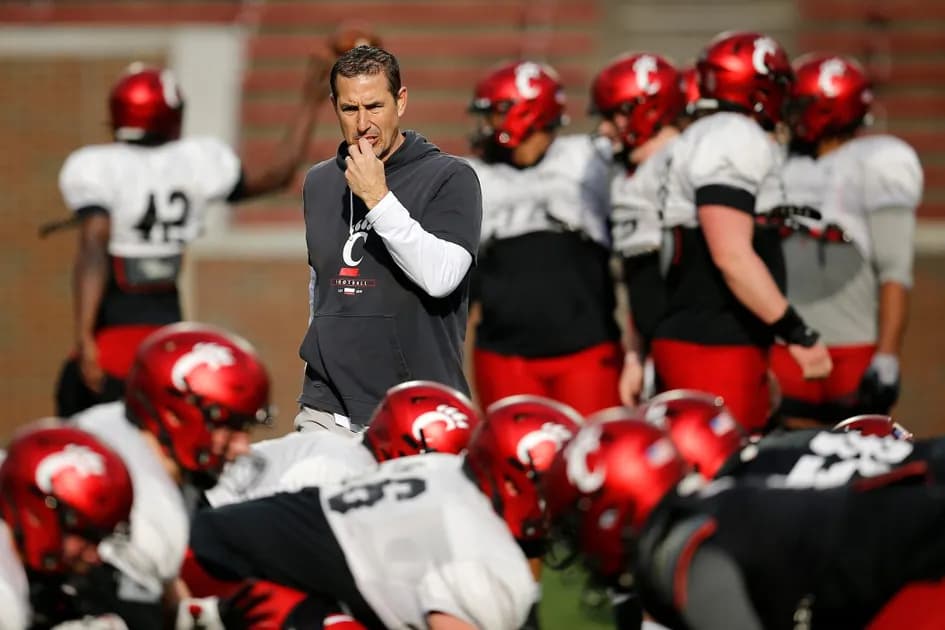 Cincinnati Football - Bearcats 2022 season preview, predictions & best bets