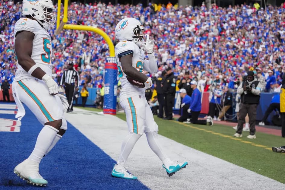 Our NFL expert's best player prop bet picks for Miami Dolphins vs LA Rams on Monday Night Football - De'Von Achane carries the load
