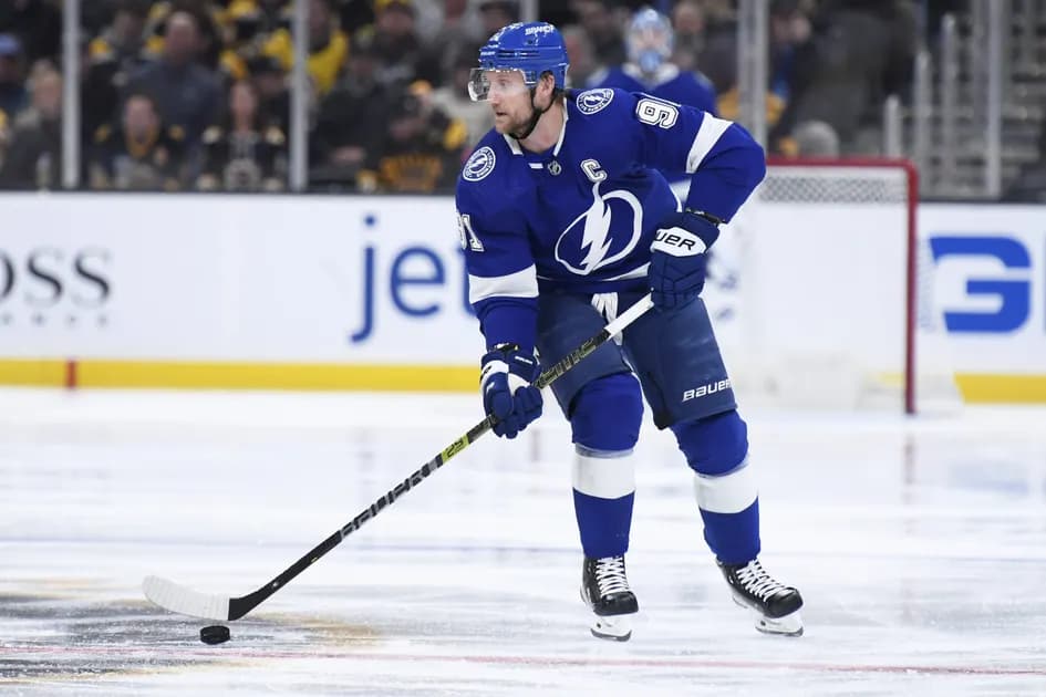 Best NHL prop bets for today, 12/1 - Steven Stamkos secures 1,000th point