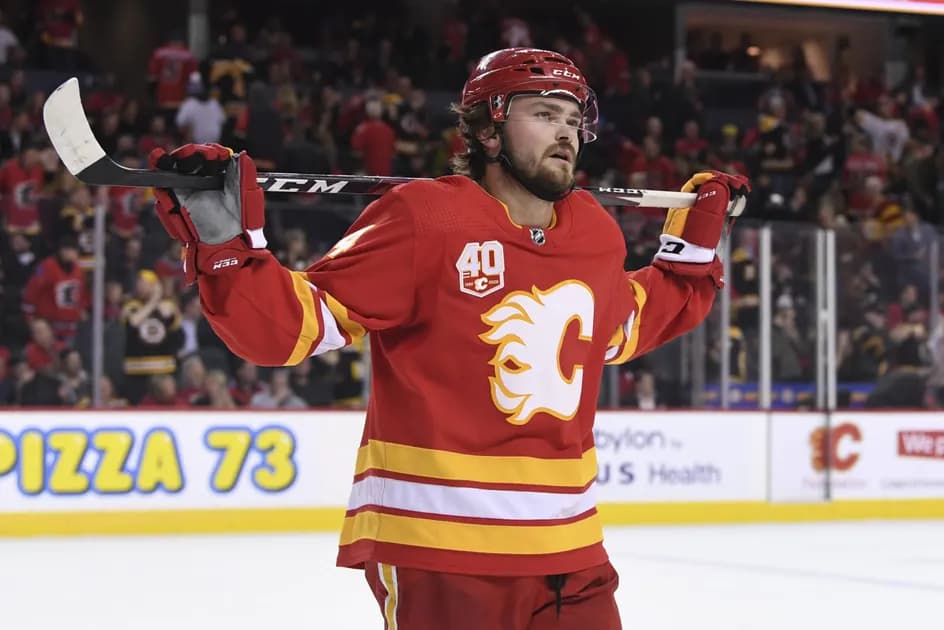 NHL Saturday parlay at mega (+903) odds, today 11/26: Flames fizzle out in Carolina