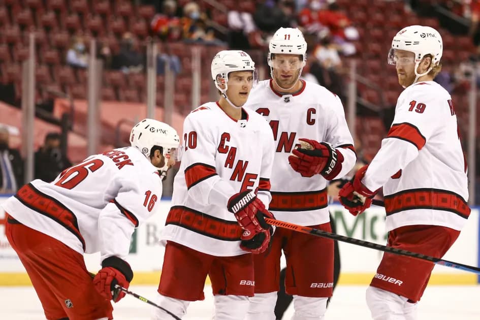 Best player prop bets for Sunday's NHL slate: Staal to lift the Hurricanes to an early series lead