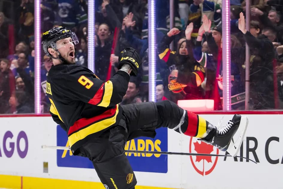 Today's best NHL prop bet picks & predictions, Tuesday 10/31: Tyler Bertuzzi and J.T. Miller carry value tonight