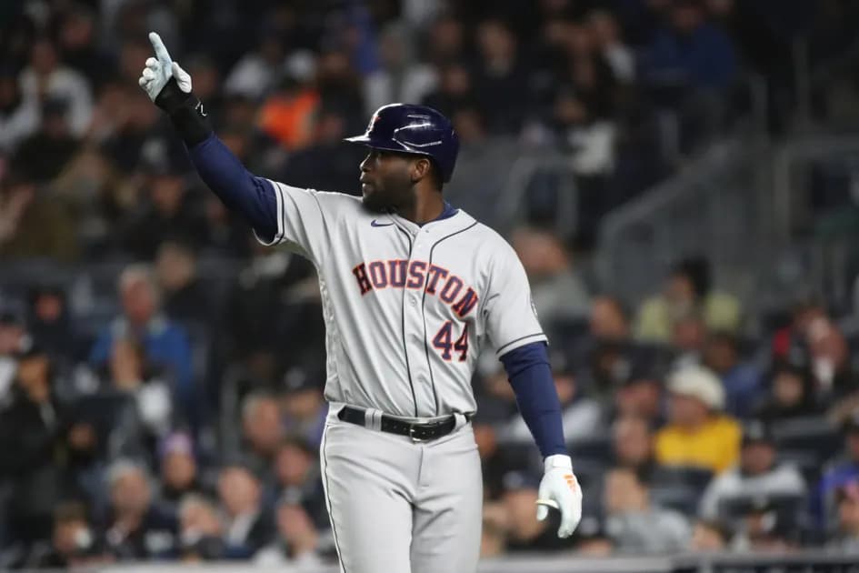 Best MLB player prop bet for Sunday, 10/22: Yordan Alvarez makes it 5 in a row