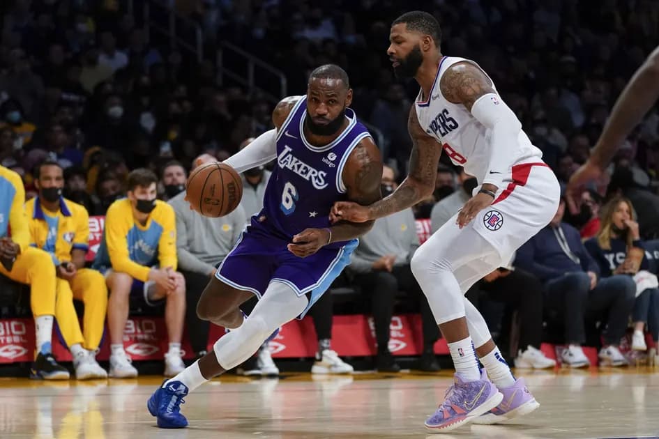 NBA Tuesday parlay at mega (+957) odds, today 1/24: LeBron leads Lakers in L.A. showdown