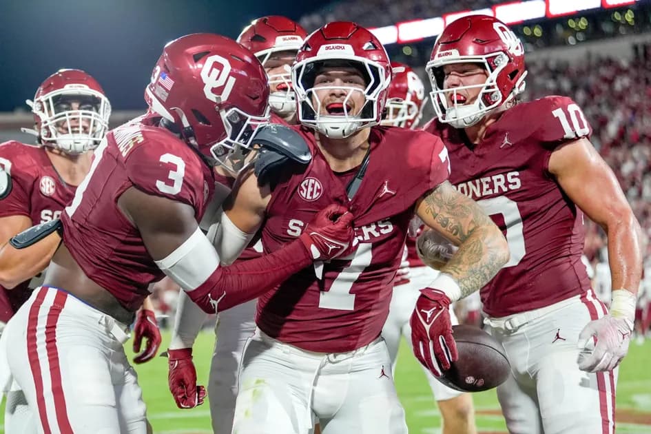 College Football Week 2: Saturday NCAAF Parlay Picks - Oklahoma dominates Houston at +939 odds