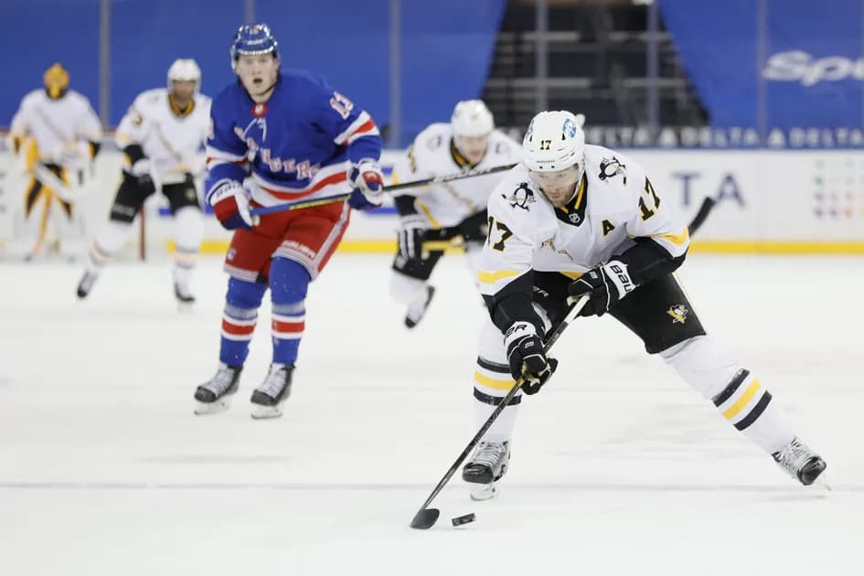 Best player prop bets for Thursday's NHL Slate: Rust to keep the shots coming