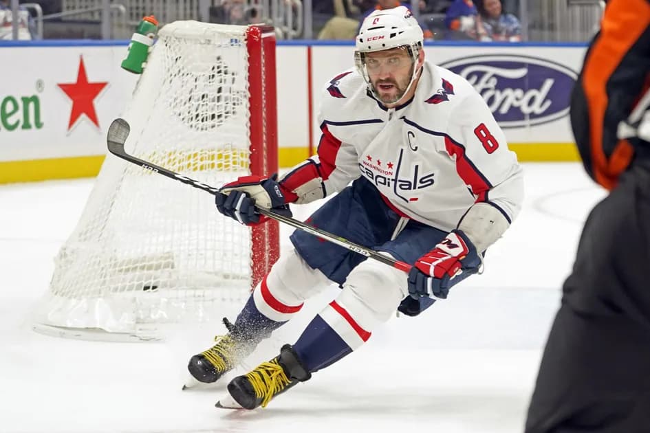 NHL Sunday three-team mega parlay (+1073 odds): Capital gains