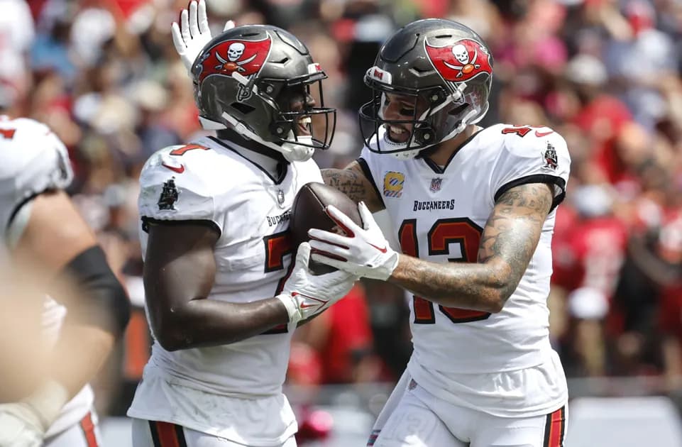 NFL Week 17 picks, predictions & best bets from NFL expert Jared Smith: Buy low on the Bucs