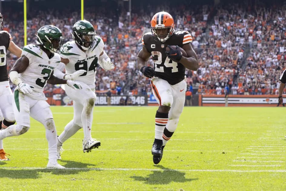 Cleveland Browns vs Miami Dolphins predictions, odds, spreads & betting lines: Count on Nick Chubb