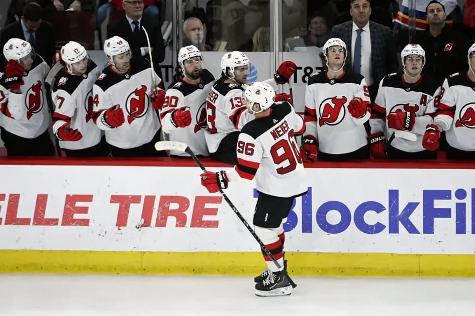 NHL New Jersey Devils vs Carolina Hurricanes Same Game Parlay picks: Back to Meier at +525 odds
