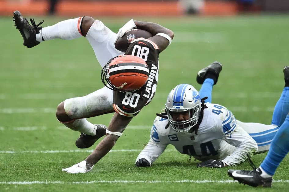 Best NFL player prop for MNF Cleveland Browns vs Pittsburgh Steelers: Landry keeps it short
