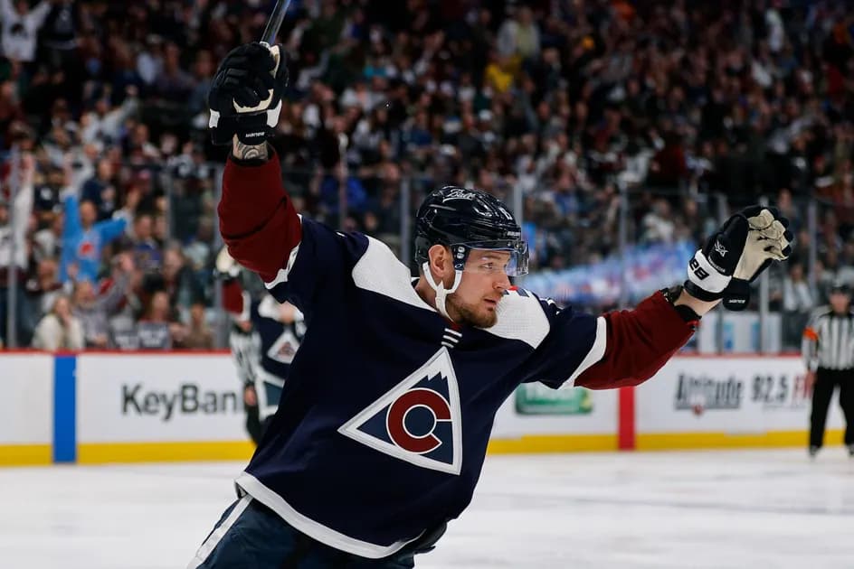 Best NHL prop bets for today, 12/11 - Valeri Nichushkin breaks through the Blues
