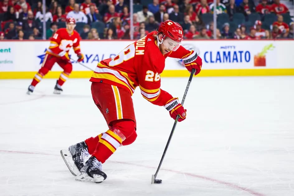 Best NHL prop bets for today, 3/25 - Elias Lindholm lights up San Jose