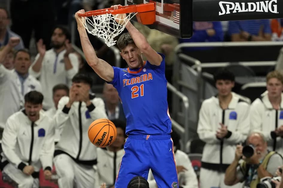College Basketball Best Bets for Opening Night: Including Florida vs Arizona and Villanova vs BYU