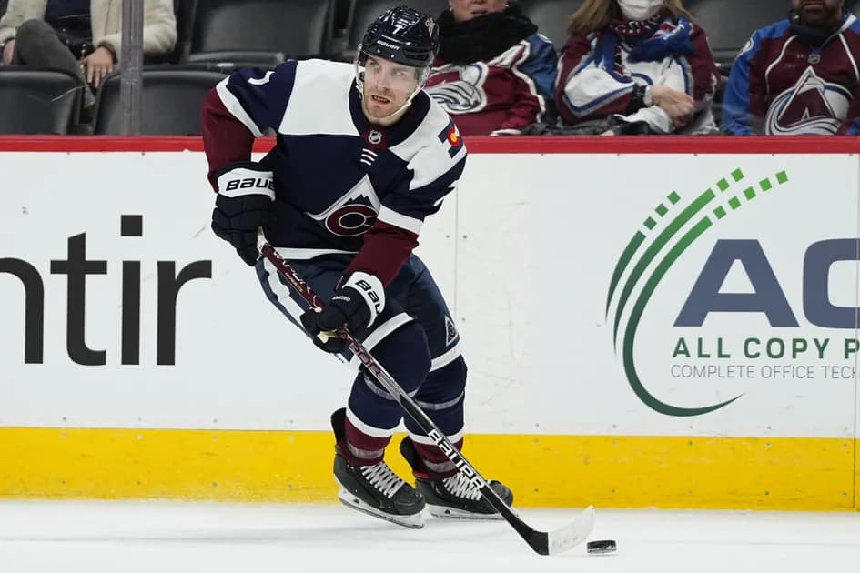 NHL Wednesday mega parlay (+936 odds): Take 2 puck lines and an over