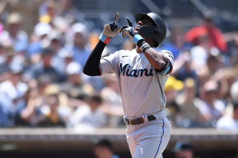 MLB Thursday three-leg mega parlay (+903 odds): Marlins can hit Castillo