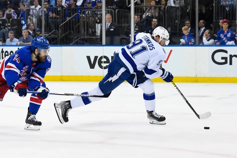 Best NHL player prop bets today 6/5: Steven Stamkos sends a snipe past Shesterkin