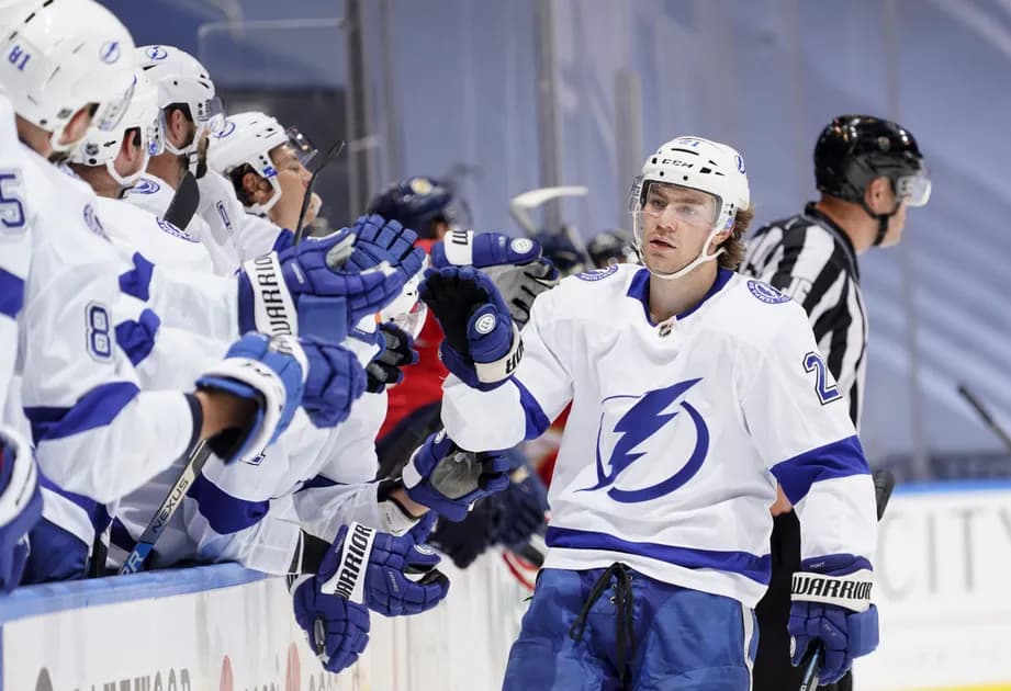NHL Friday parlay at mega (+827) odds, today 10/21: Lightning shock the Panthers