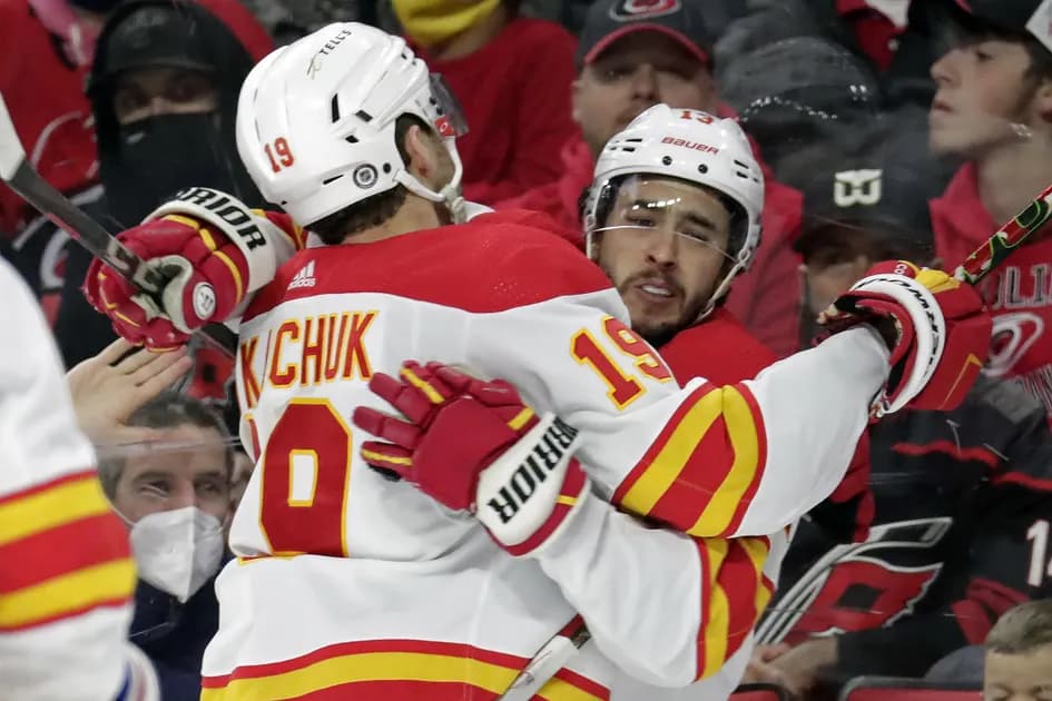 Best player props for Monday's NHL slate: Expecting plenty of helpers
