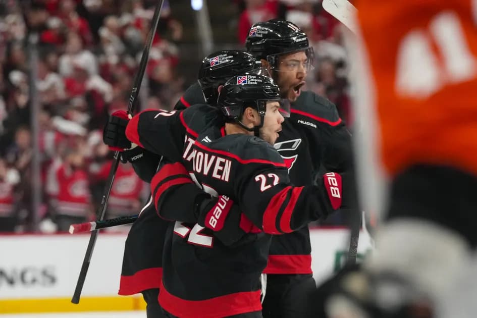 Canadiens vs Hurricanes Parlay Picks: Expert NHL Same Game Parlay at +450 odds