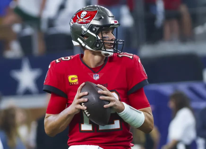 Best expert NFL player prop bets for Week 6's early 1:00 games: Tom Brady is hitting his stride