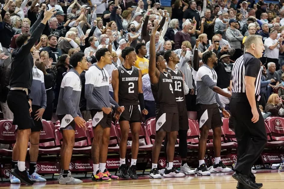 College basketball Friday three-team mega parlay (+1324): Big win for the Bonnies