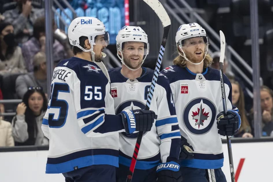 Best NHL parlay picks, Sunday, 12/10, 3-leg parlay at mega +835 odds: Jets remain in Central race