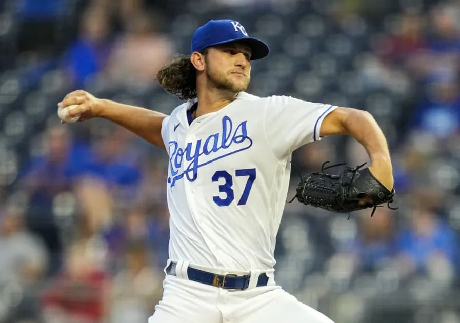 Best player prop for Sunday's MLB slate: Kowar sinks Mariners