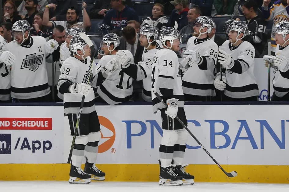 Best NHL parlay picks, Thursday, 12/7, 3-leg parlay at mega +812 odds: Kings try to stay perfect on the road
