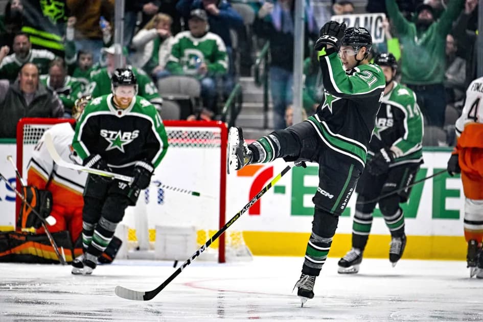 Best NHL prop bets for today, 1/4 - Jason Robertson rallies in a rebound