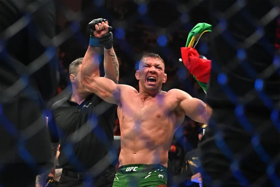 UFC 305 Predictions, Picks & Betting Odds ft. Dricus Du Plessis vs. Israel Adesanya: Du Plessis Defends His Title