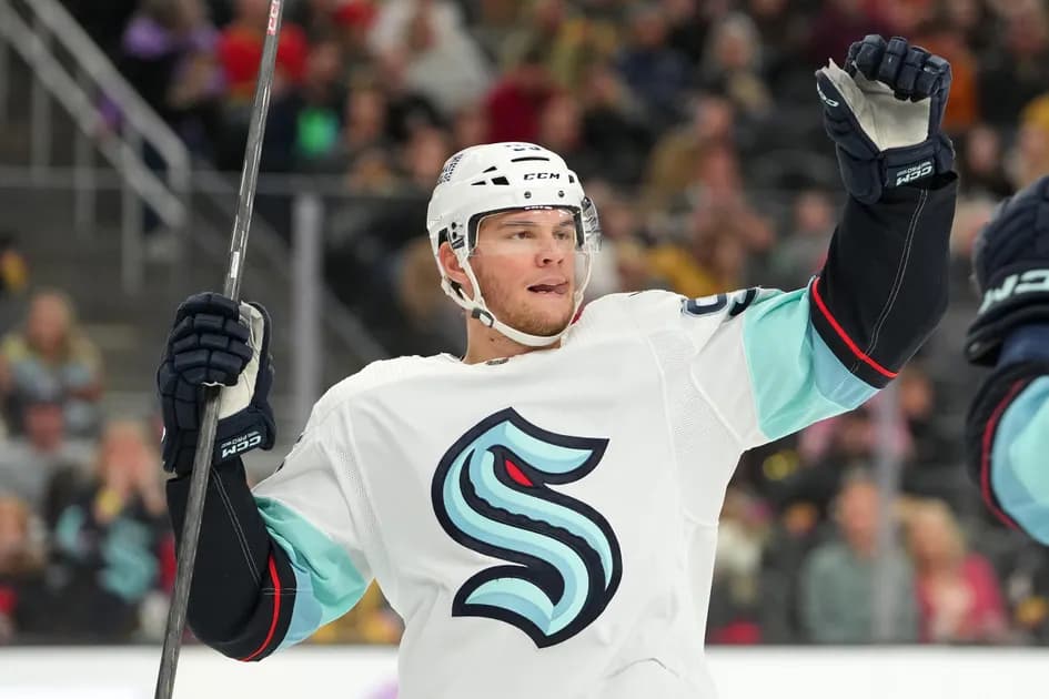 Best NHL prop bets for Sunday, 11/27 - Andre Burakovsky dices up the Ducks