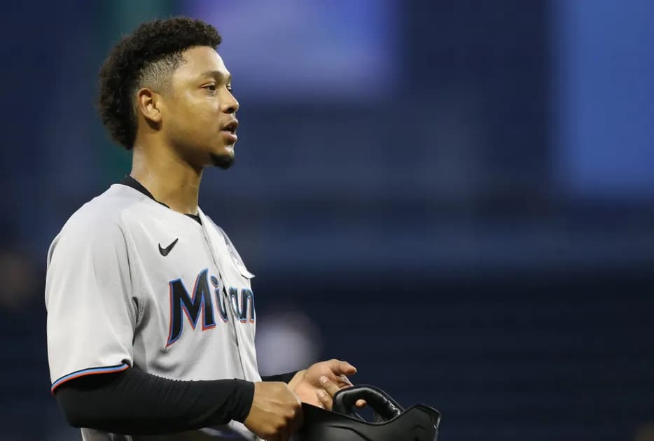 Best player prop for Sunday's MLB slate: Cubs maul Hernandez