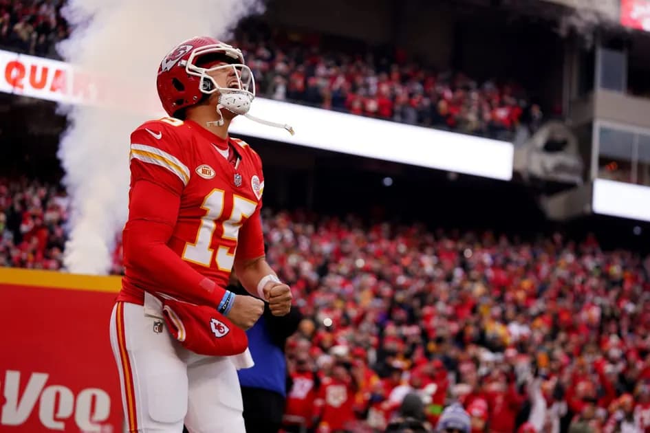Our NFL expert's best player prop bets for Kansas City Chiefs vs Pittsburgh Steelers: Patrick Mahomes spreads Christmas cheer
