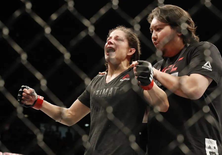 UFC Fight Night 184 predictions, picks, best bets and three-fight parlay