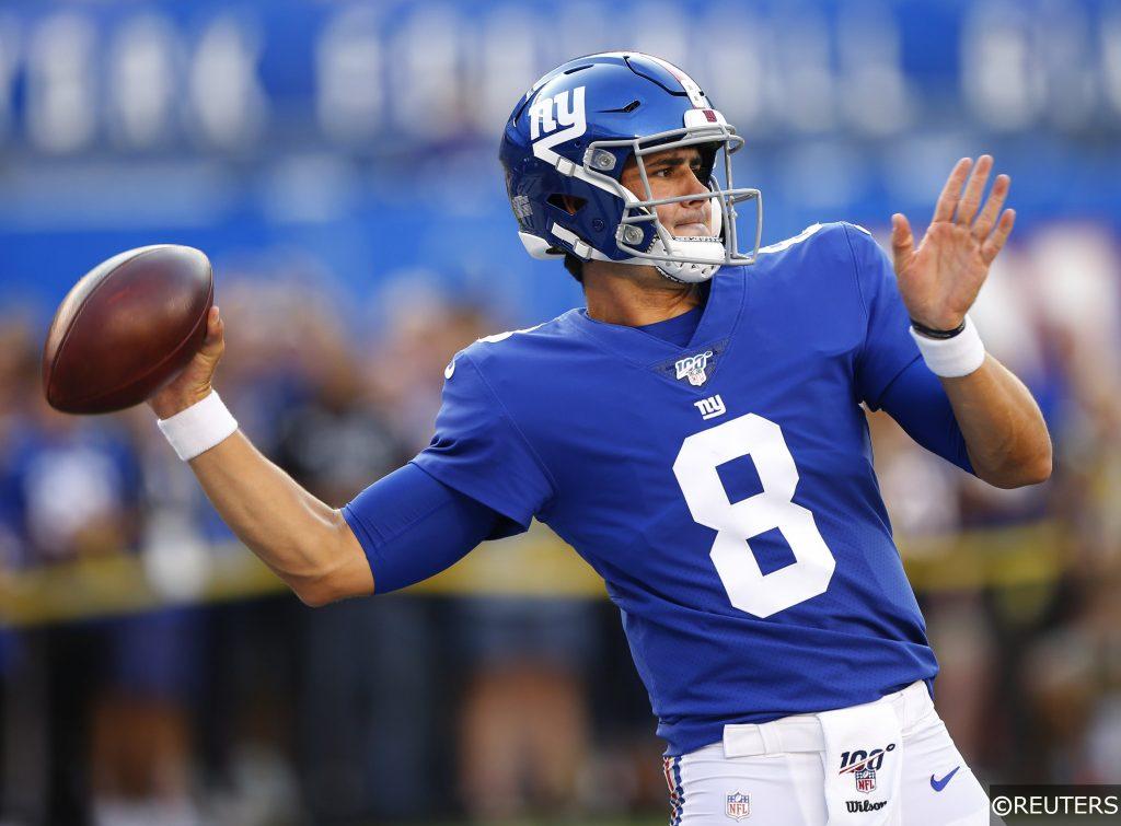 Daniel Jones playing in preseason for the Giants against the Bears
