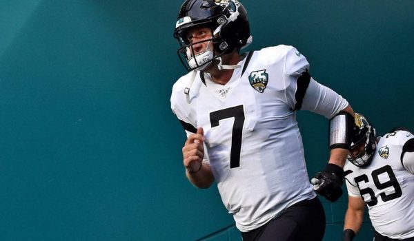 Bet on Nick Foles being Bears' starting quarterback