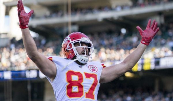 Best NFL Playoffs Prop Bet for Browns vs. Chiefs: Travis Kelce, Good at Football