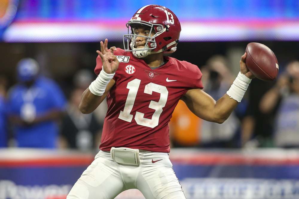 Tua Tagovailoa (13) throws a pass against the Duke Blue Devils