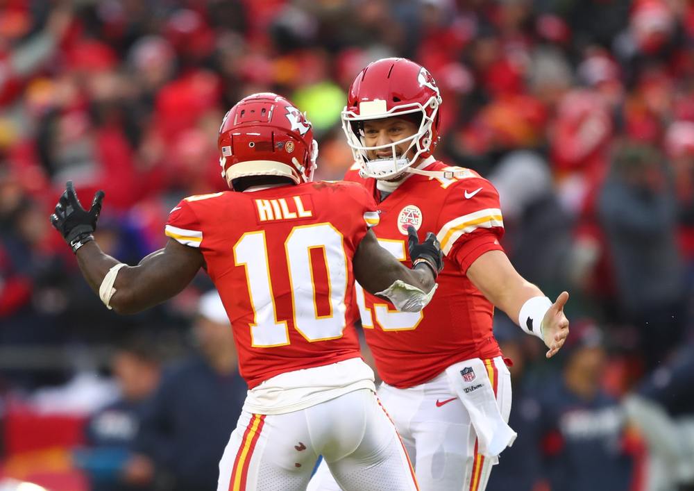 Patrick Mahomes celebrating with Tyreek Hill