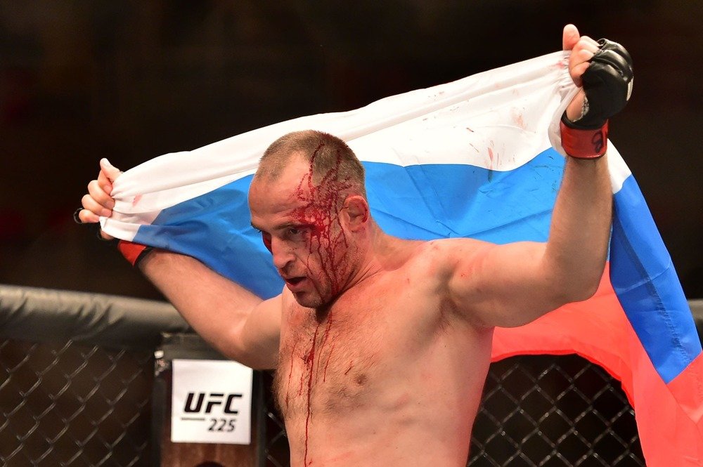 Aleksei Oleinik celebrating win
