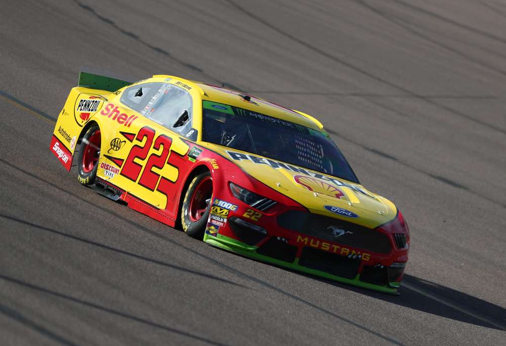 Joey Logano drives the #22 Shell Pennzoil Ford Mustang