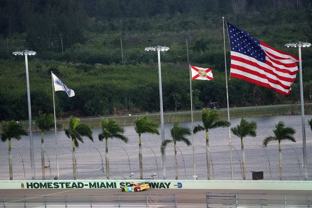 A shot of Kyle Busch racing at Homestead-Miami Speedway
